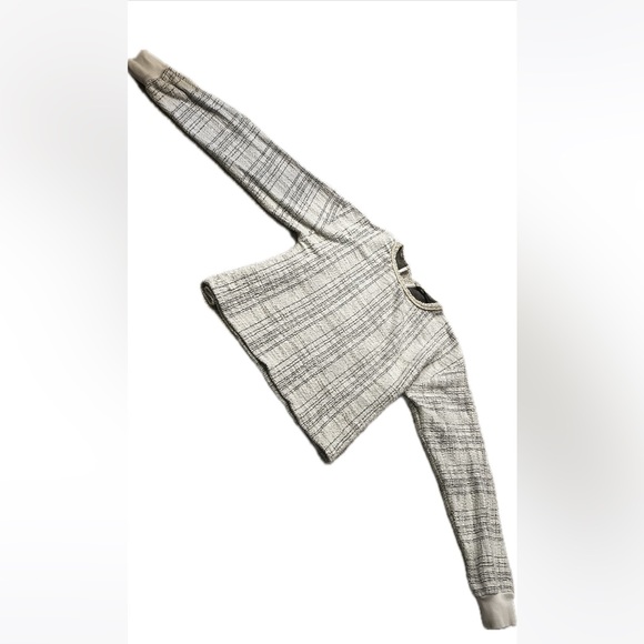 Zara Long Sleeve Crew Neck Sweatshirt Crop with Faux Pearls - Picture 6 of 8